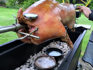 Cattleman's Whole HOG on BBQ CHARCOAL Grill_WEB