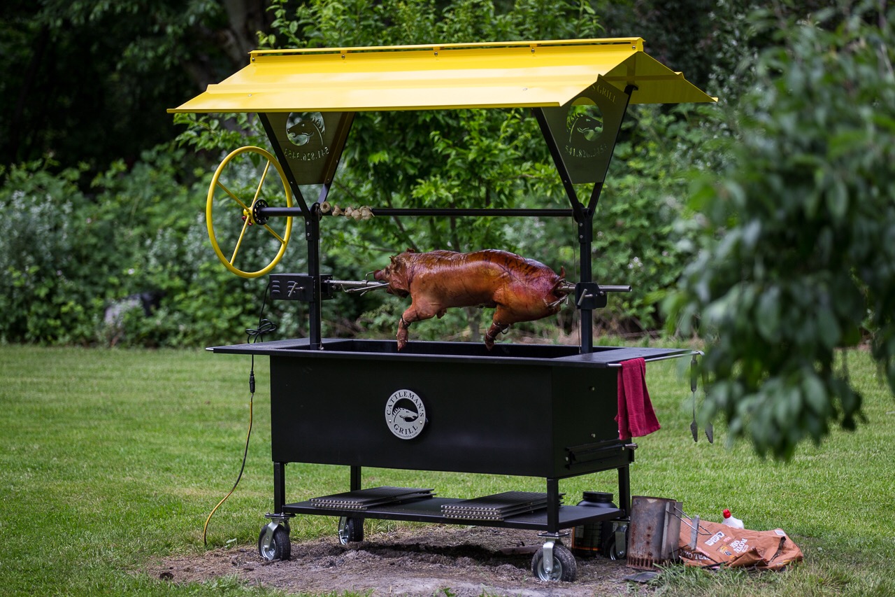 Iron Horse™ BBQ GrillSanta Maria Style Cattleman’s BBQ Grill Iron